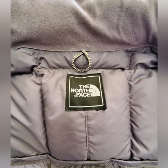 The North Face Metropolis Parka - Picture 2 of 16